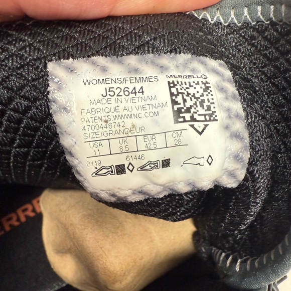 Womens Merrell hiking boots with BOA closure system. - Picture 7 of 8